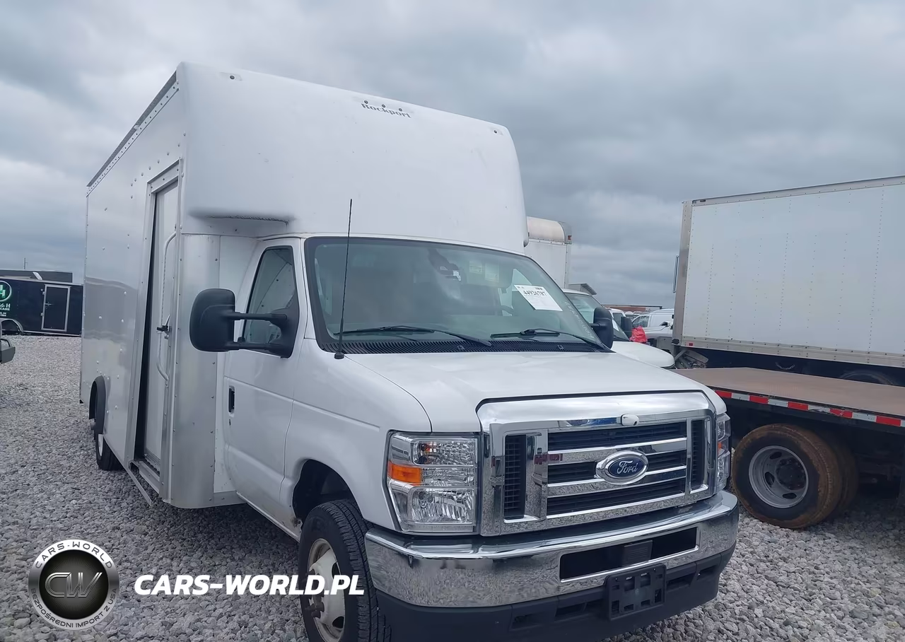 2024 Ford E-450 Cutaway