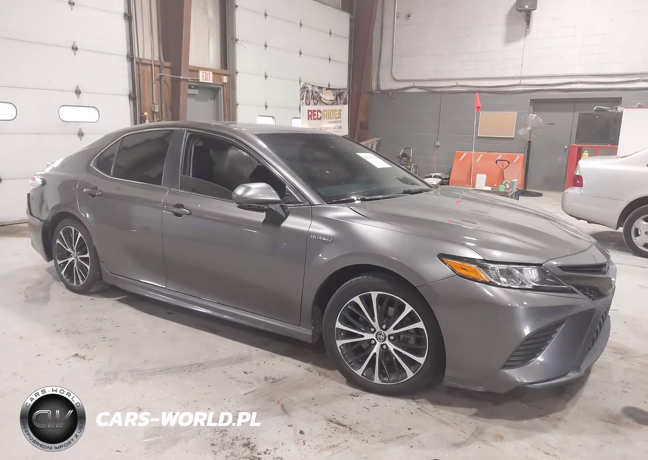 2018 Toyota Camry Hybrid Se