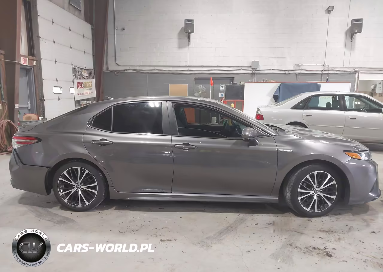 2018 Toyota Camry Hybrid Se VIN:4T1B21HK6JU006096 - 13