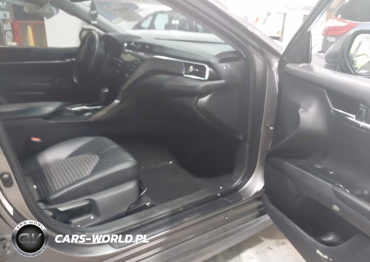 2018 Toyota Camry Hybrid Se VIN:4T1B21HK6JU006096 - 5