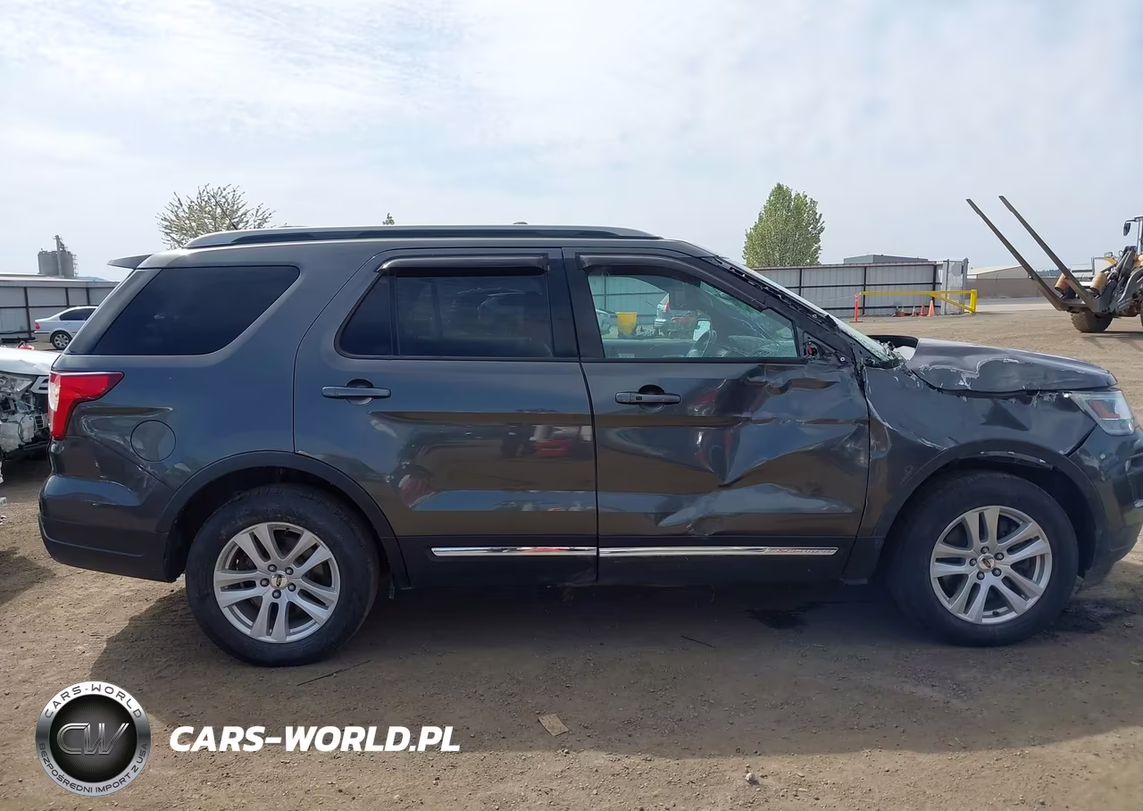 2018 Ford Explorer Xlt VIN:1FM5K8D87JGA89083 - 14