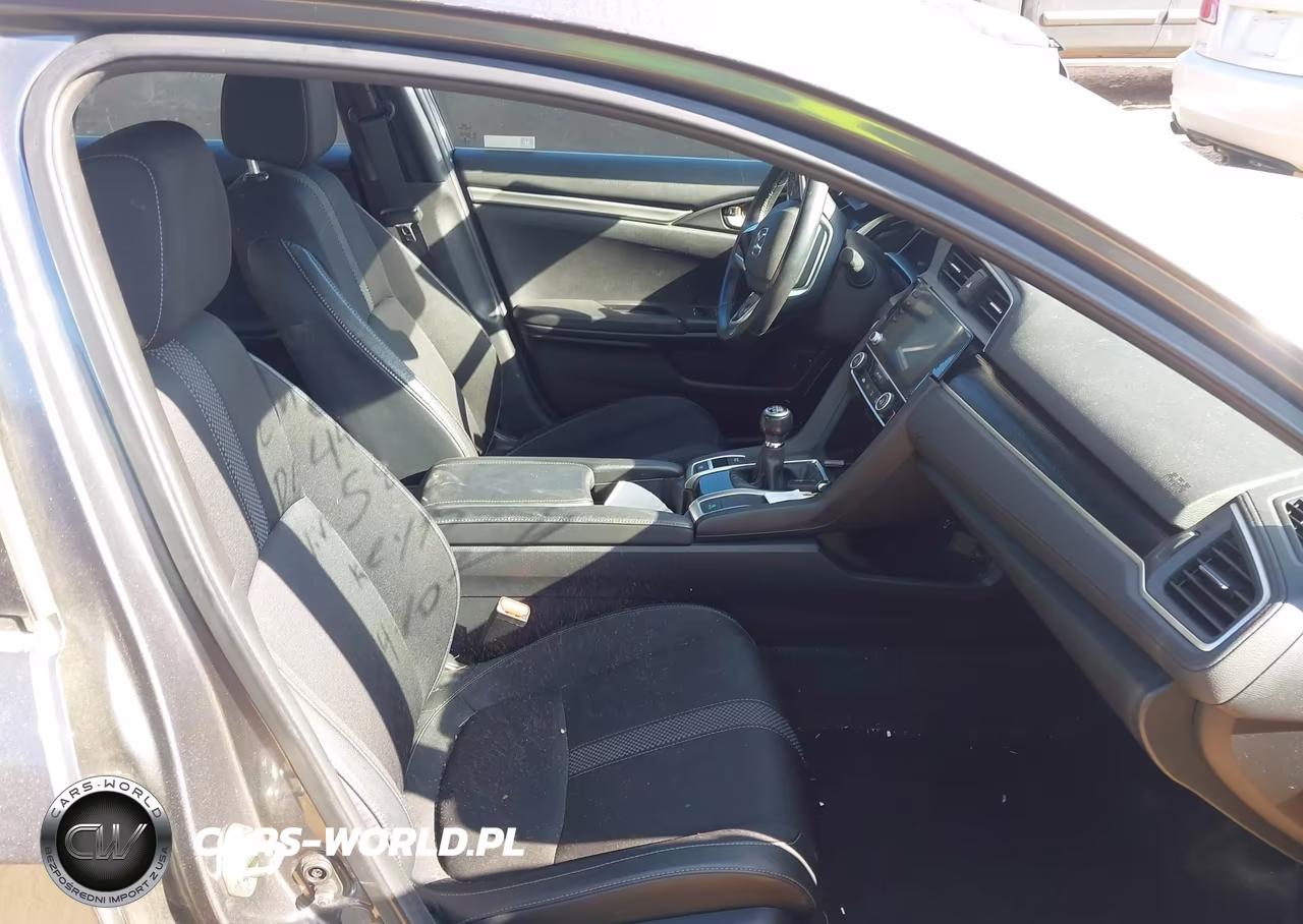 2019 Honda Civic Sport VIN:2HGFC2E82KH588690 - 5