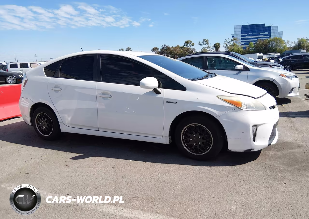 2013 Toyota Prius Two VIN:JTDKN3DU2D5617062 - 13