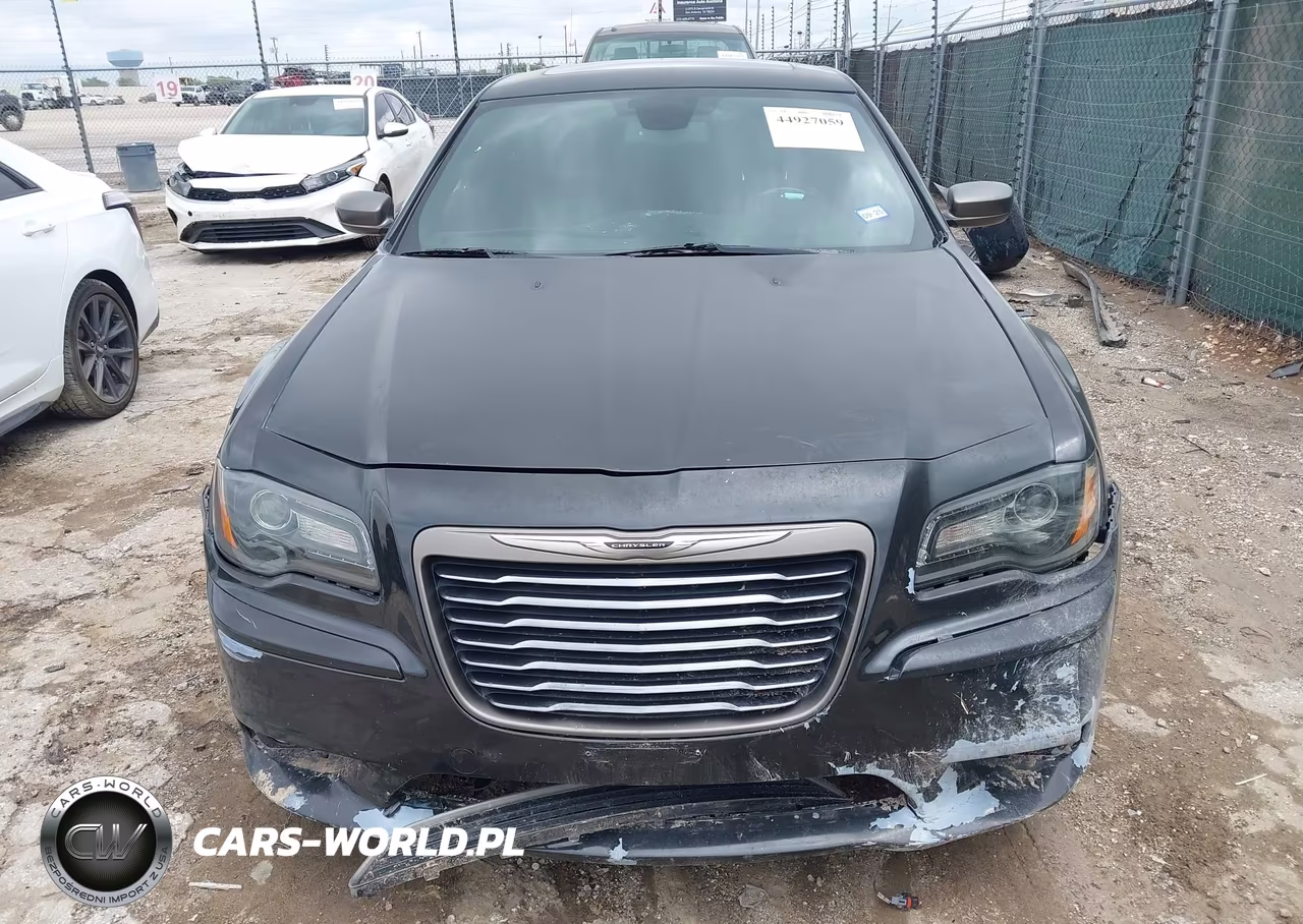 2013 Chrysler 300C John Varvatos Limited Edition VIN:2C3CCADT1DH691558 - 13