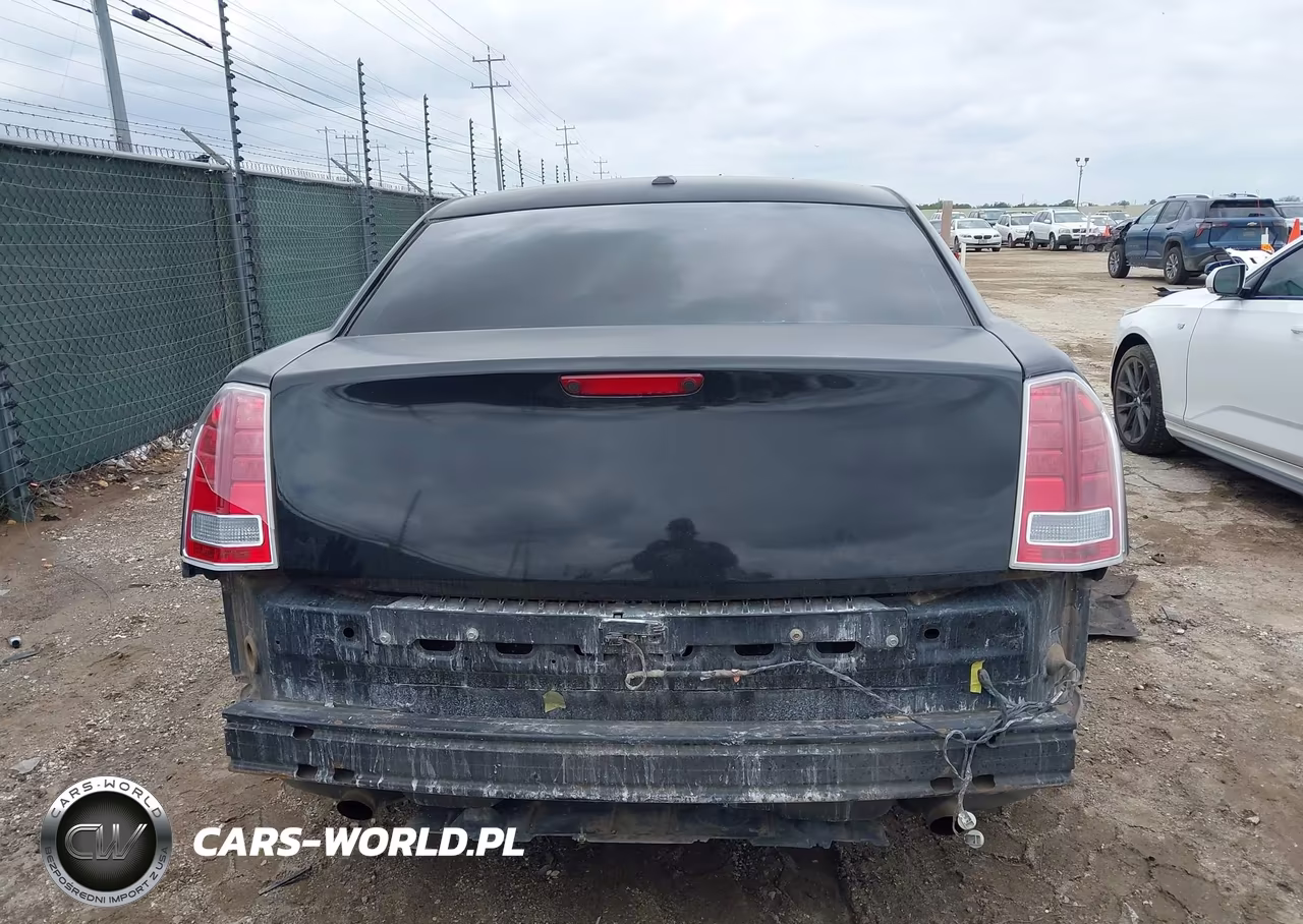 2013 Chrysler 300C John Varvatos Limited Edition VIN:2C3CCADT1DH691558 - 17