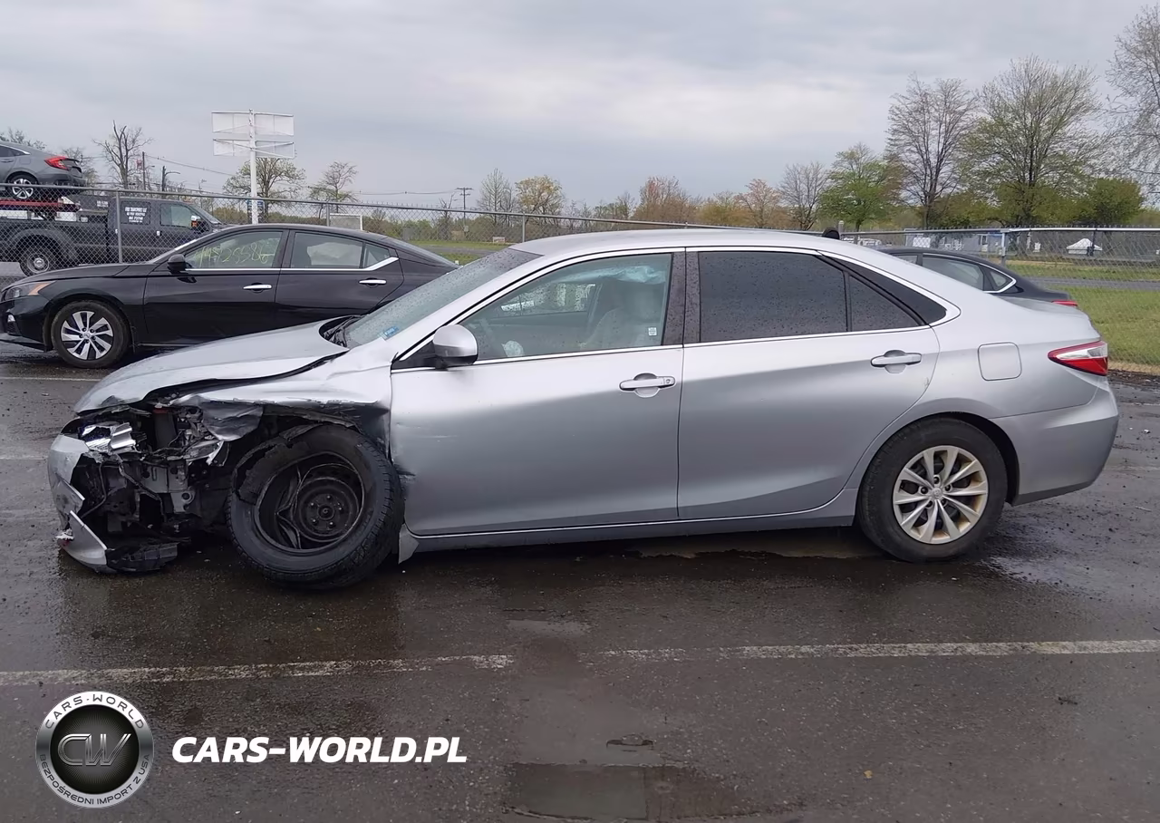 2015 Toyota Camry Le VIN:4T4BF1FK5FR458366 - 14