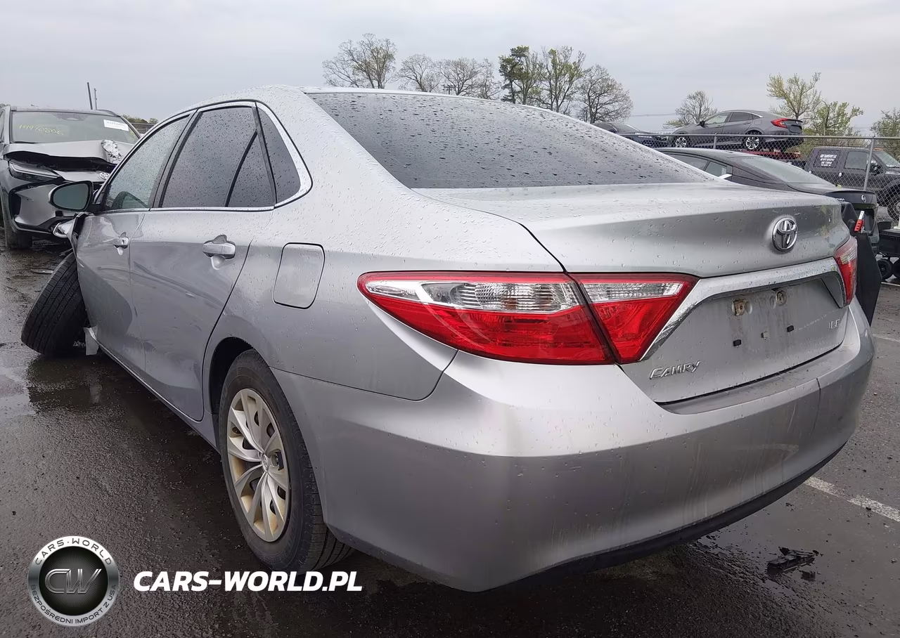 2015 Toyota Camry Le VIN:4T4BF1FK5FR458366 - 3