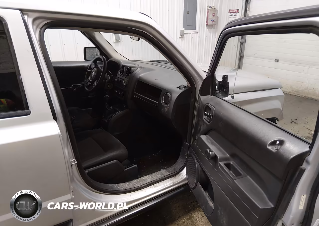 2012 Jeep Patriot Sport VIN:1C4NJRBB0CD611889 - 5