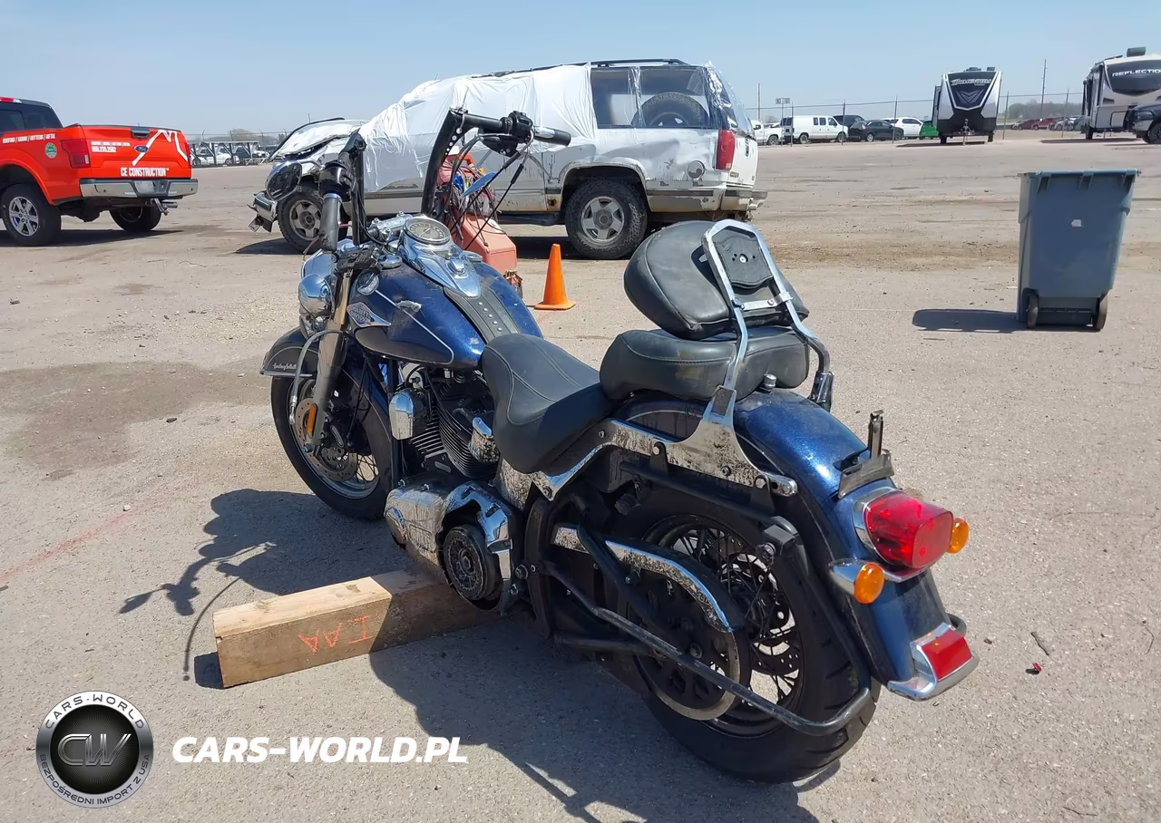 2012 Harley-Davidson Flstc Heritage Softail Classic VIN:1HD1BWV15CB047082 - 3