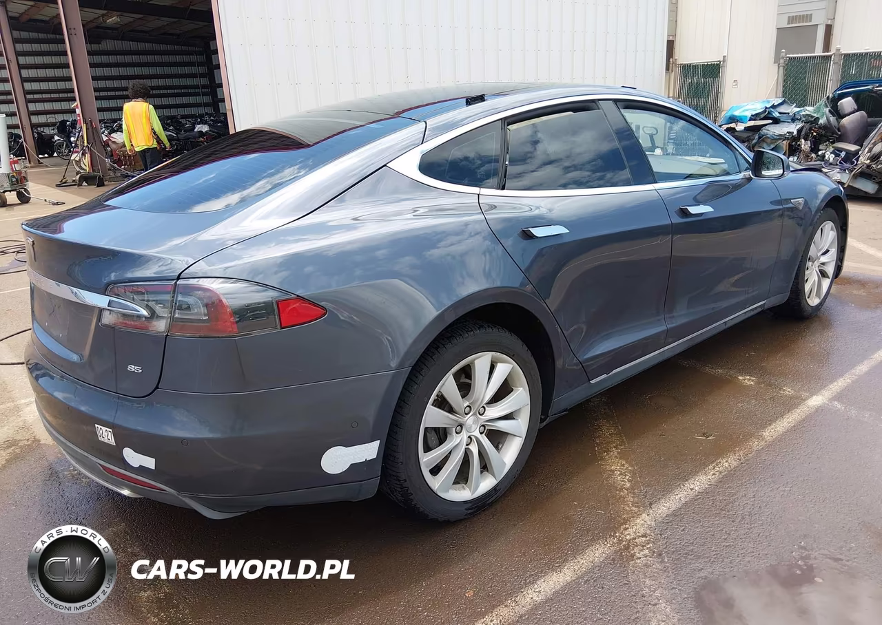 2015 Tesla Model S VIN:5YJSA1H18FFP77092 - 4