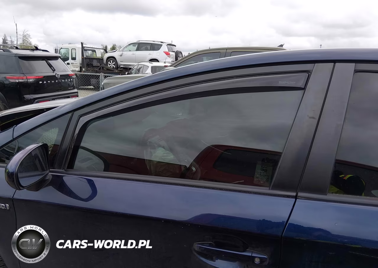 2015 Toyota Prius Three VIN:JTDKN3DU1F0477439 - 14