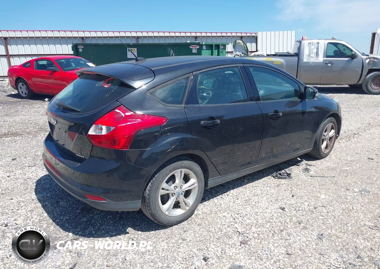 2013 Ford Focus Se VIN:1FADP3K26DL275105 - 4