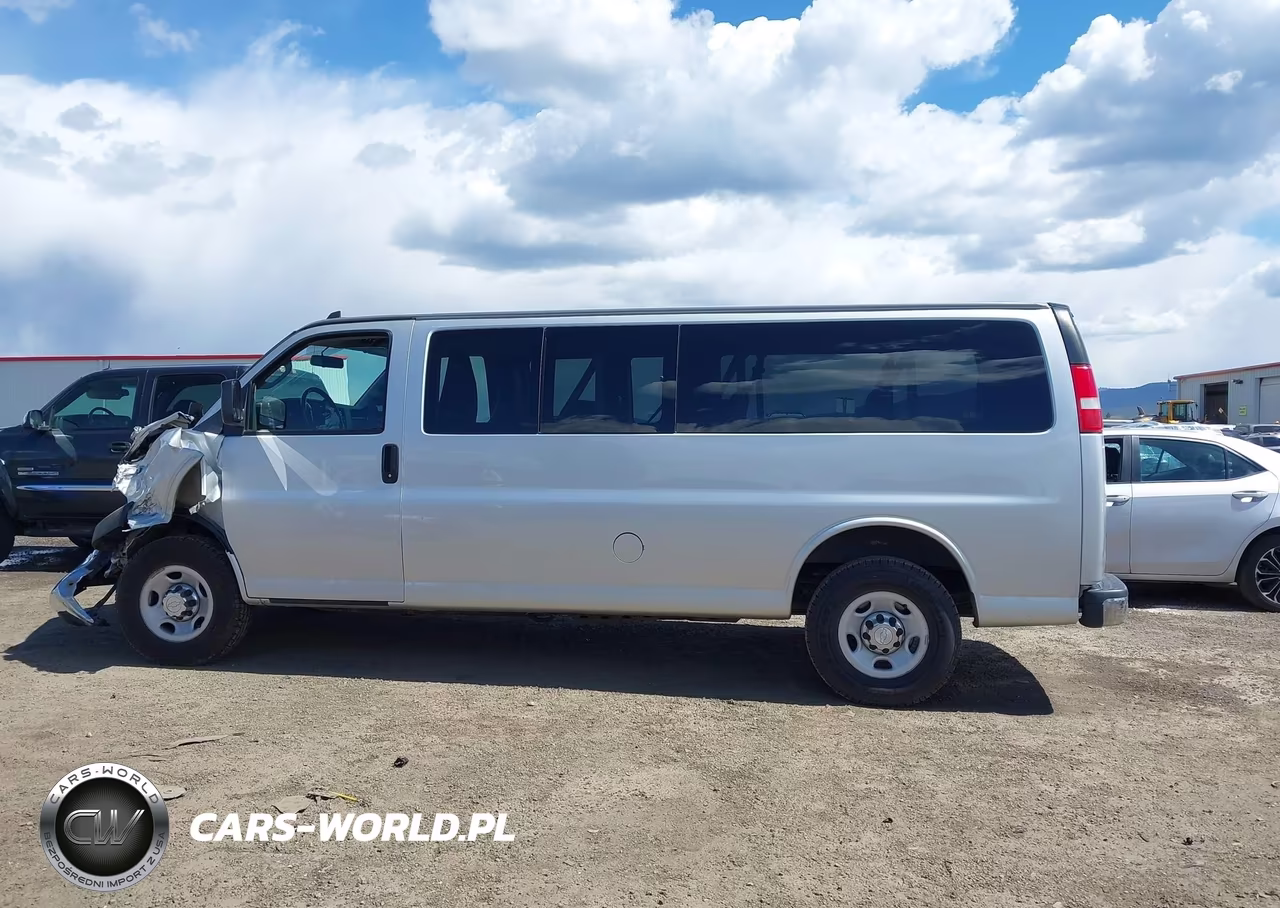 2018 Chevrolet Express 3500 Lt VIN:1GAZGPFG0J1299641 - 15