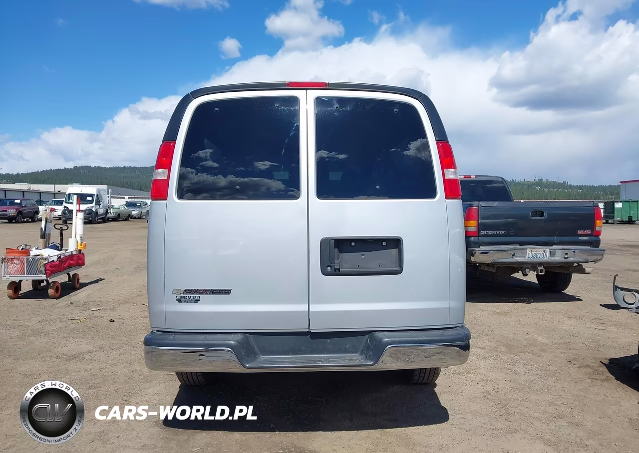 2018 Chevrolet Express 3500 Lt VIN:1GAZGPFG0J1299641 - 17