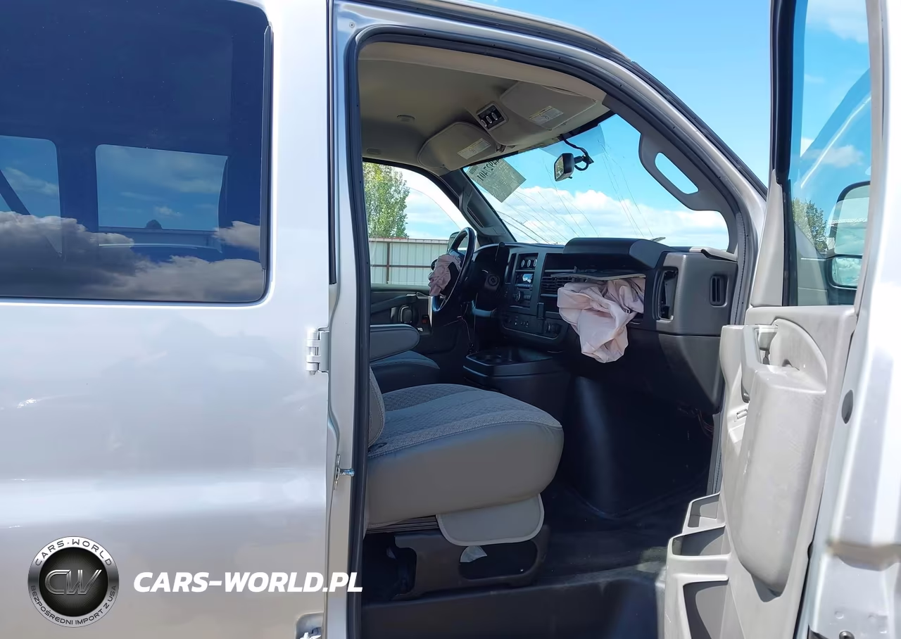 2018 Chevrolet Express 3500 Lt VIN:1GAZGPFG0J1299641 - 5