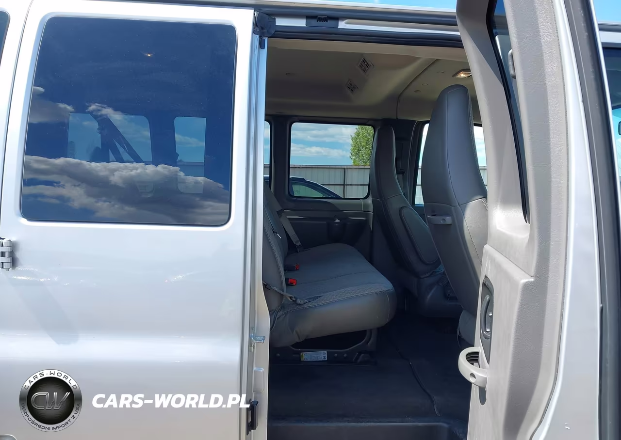 2018 Chevrolet Express 3500 Lt VIN:1GAZGPFG0J1299641 - 8