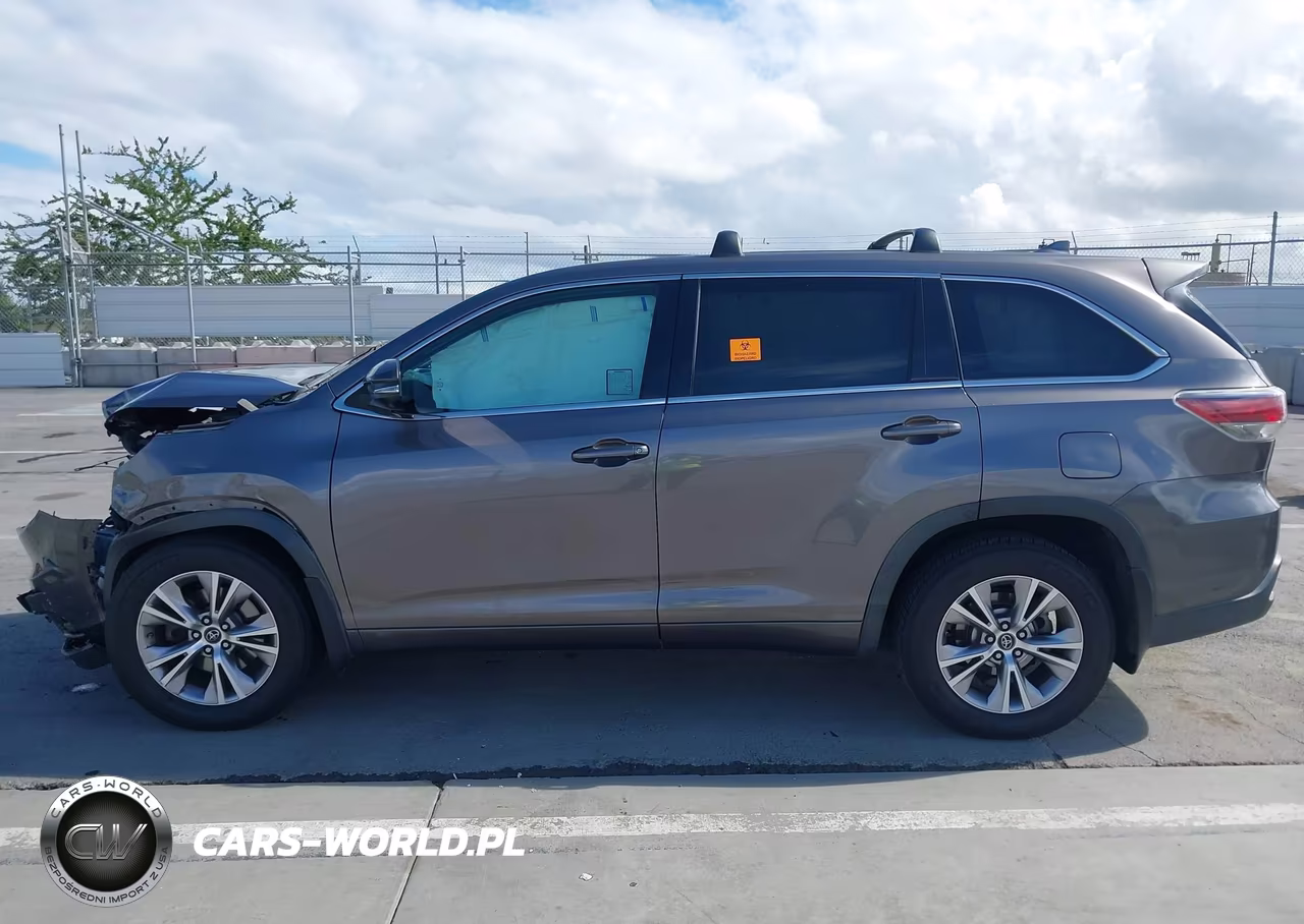 2016 Toyota Highlander Le Plus V6 VIN:5TDZKRFH2GS172055 - 14