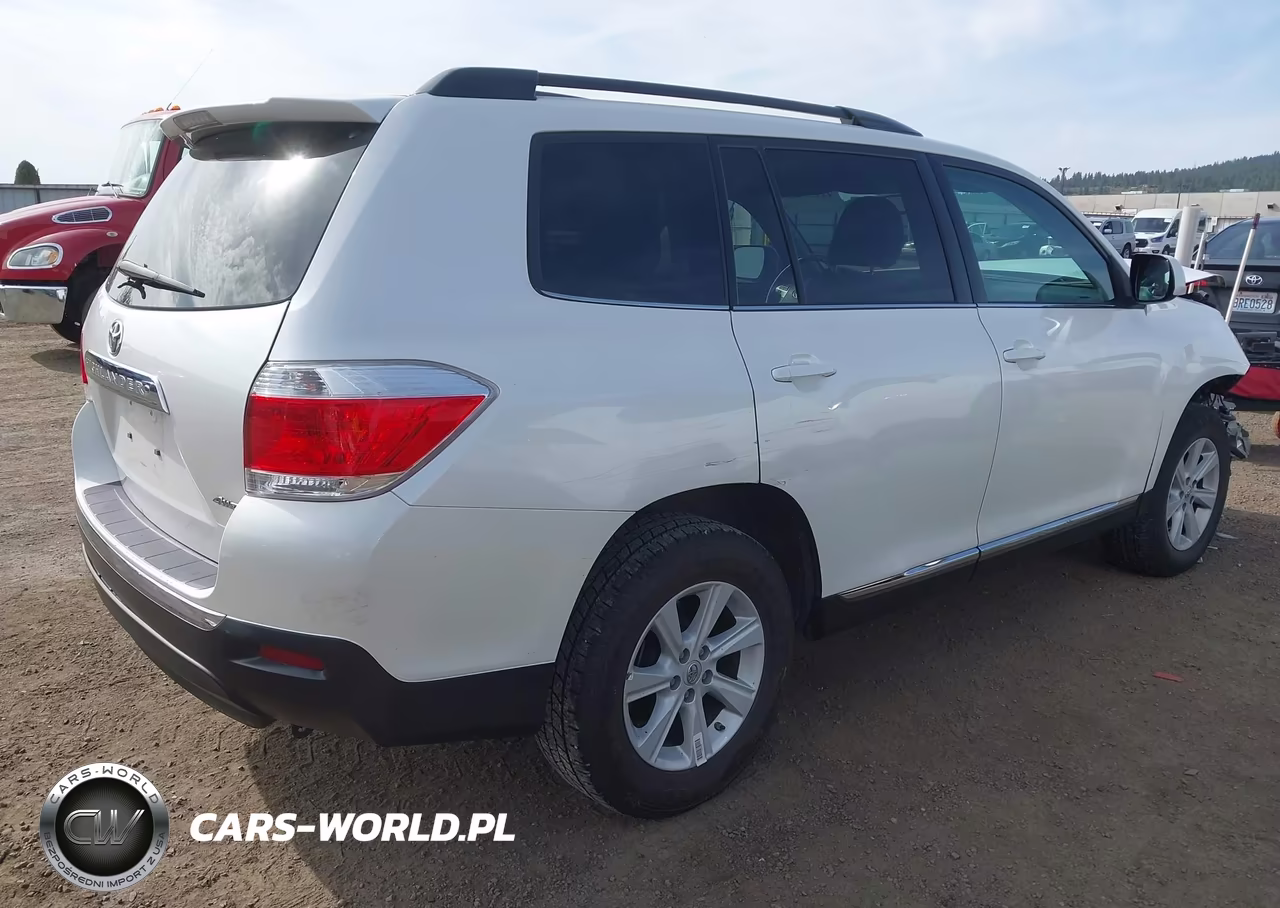 2013 Toyota Highlander Se V6 VIN:5TDBK3EH1DS210130 - 4