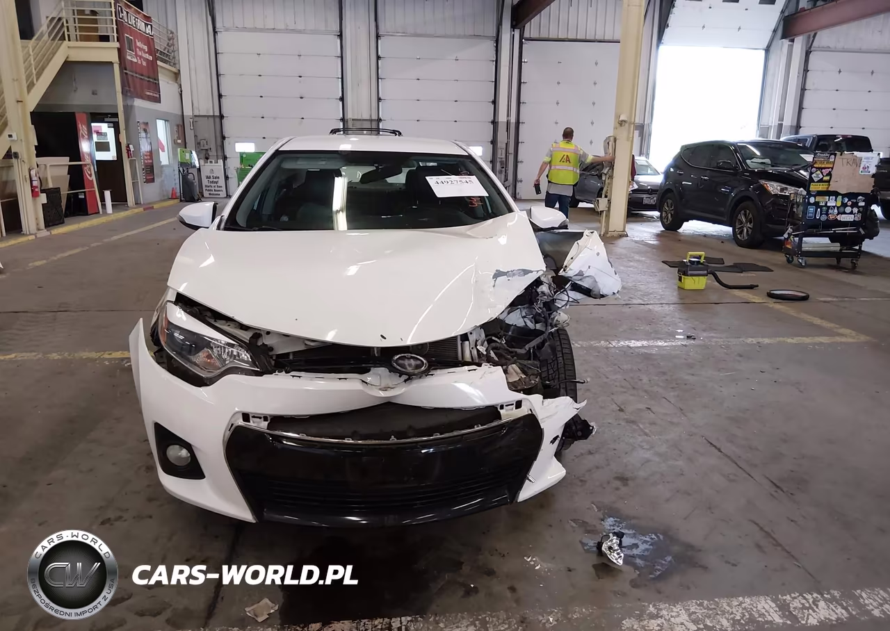 2015 Toyota Corolla S Plus VIN:2T1BURHE1FC240190 - 13