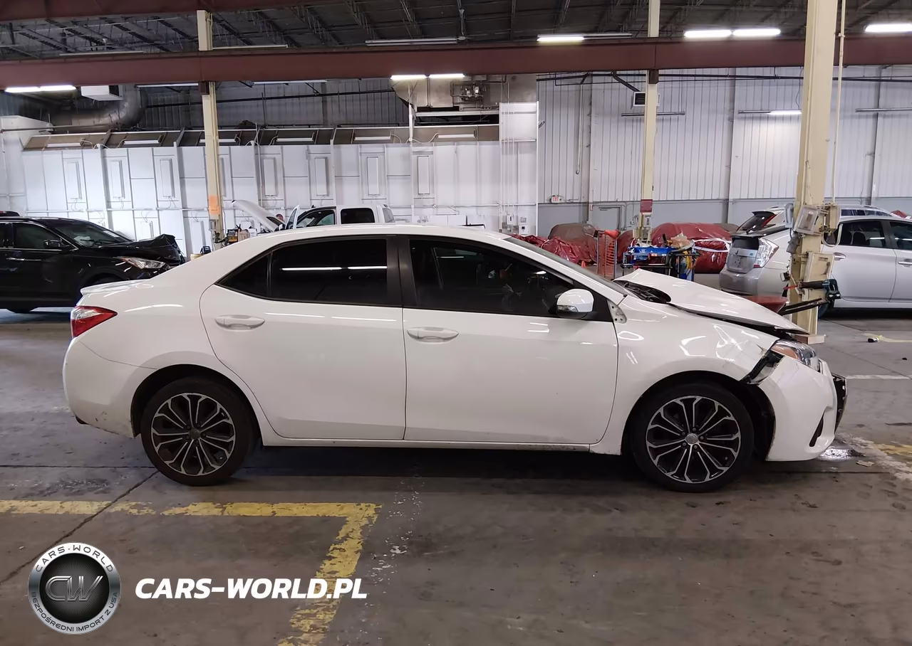 2015 Toyota Corolla S Plus VIN:2T1BURHE1FC240190 - 14