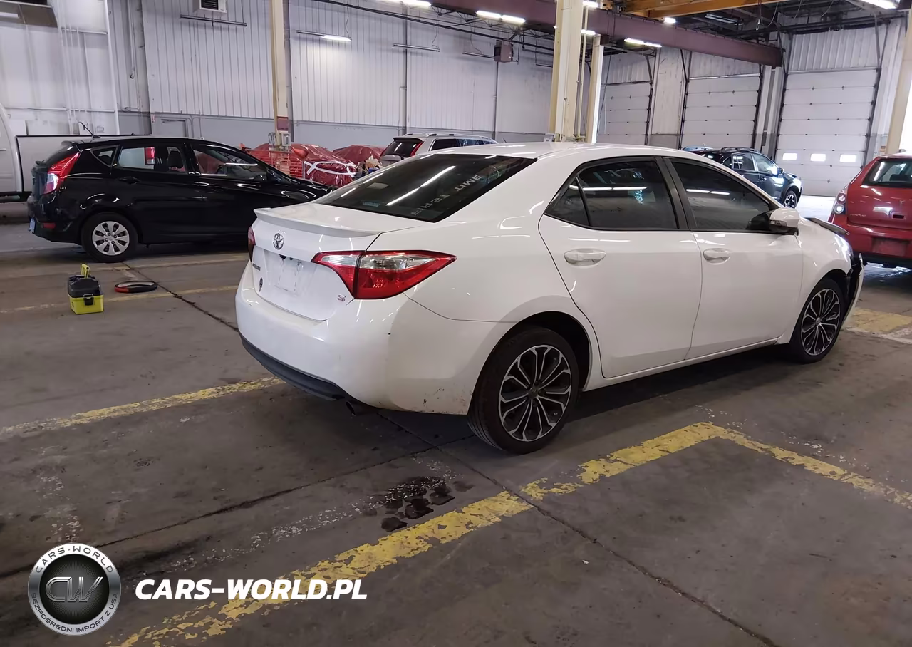 2015 Toyota Corolla S Plus VIN:2T1BURHE1FC240190 - 4