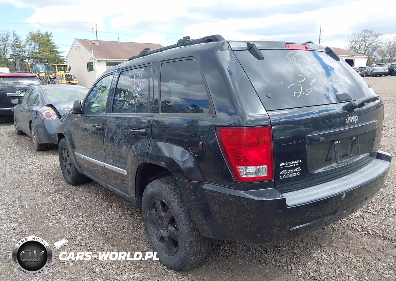2010 Jeep Grand Cherokee Laredo VIN:1J4PR4GK0AC102735 - 3