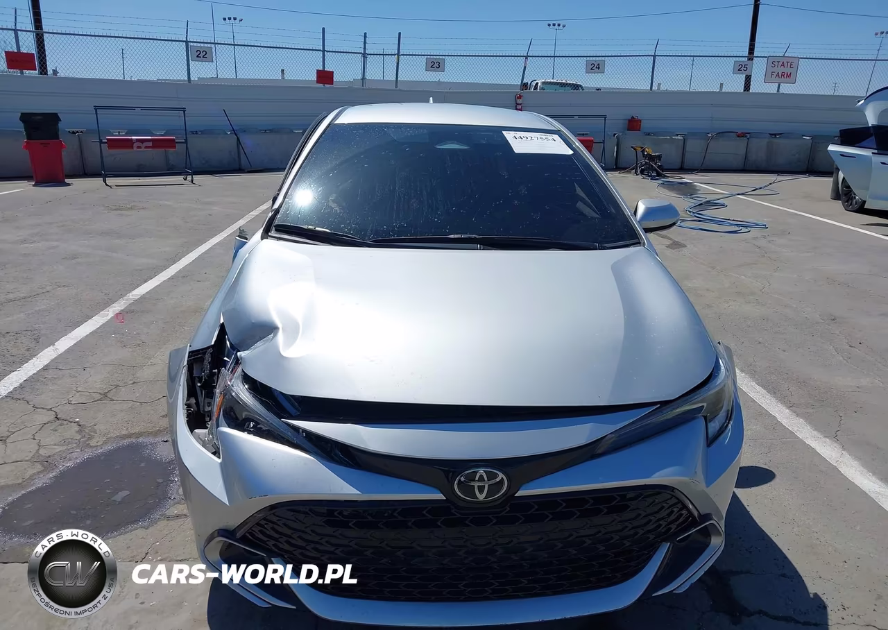 2025 Toyota Corolla Xse VIN:JTNC4MBE1S3241919 - 11