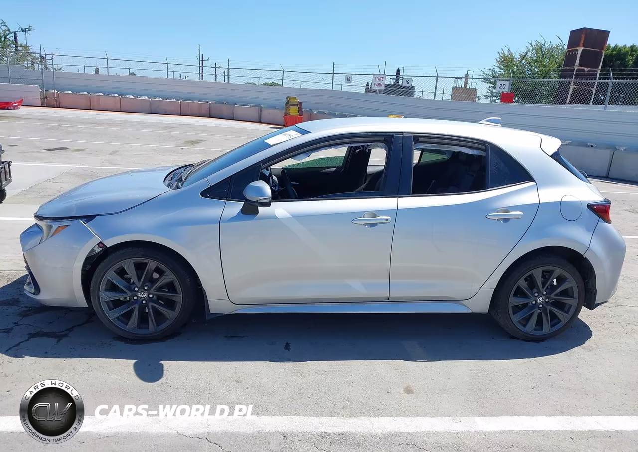 2025 Toyota Corolla Xse VIN:JTNC4MBE1S3241919 - 13