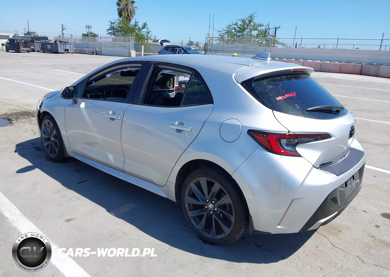 2025 Toyota Corolla Xse VIN:JTNC4MBE1S3241919 - 3