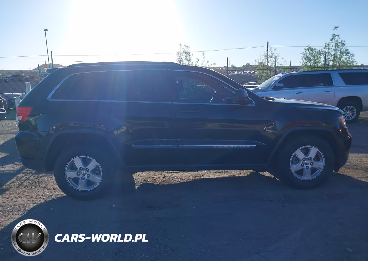 2013 Jeep Grand Cherokee Laredo VIN:1C4RJFAG8DC501886 - 14