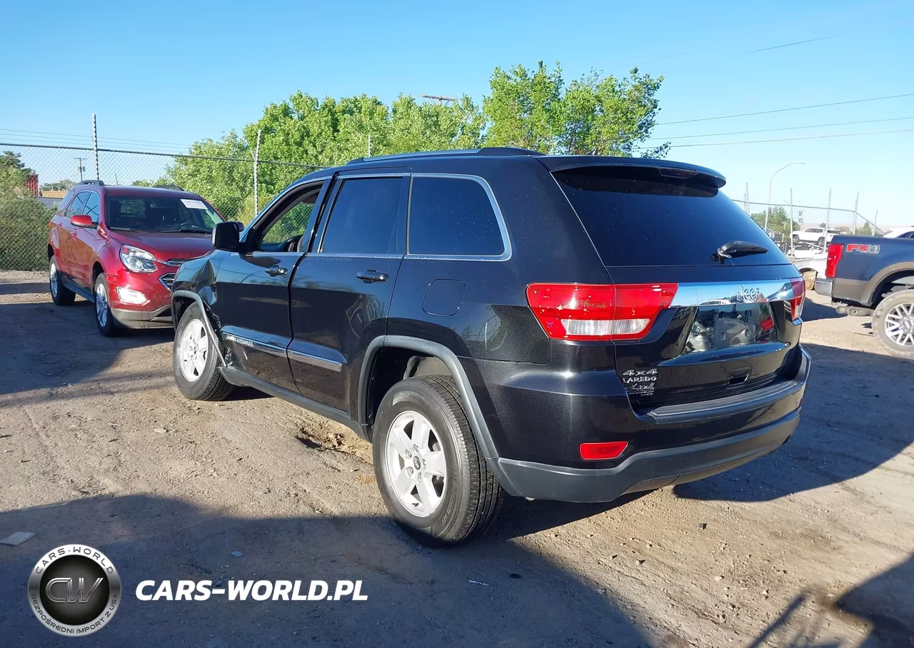2013 Jeep Grand Cherokee Laredo VIN:1C4RJFAG8DC501886 - 3