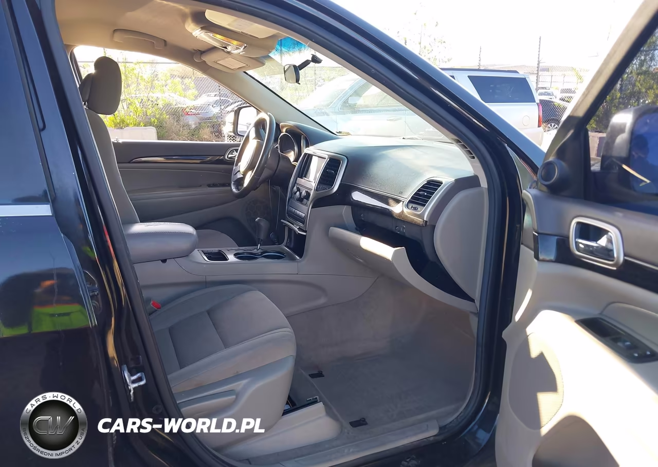 2013 Jeep Grand Cherokee Laredo VIN:1C4RJFAG8DC501886 - 5