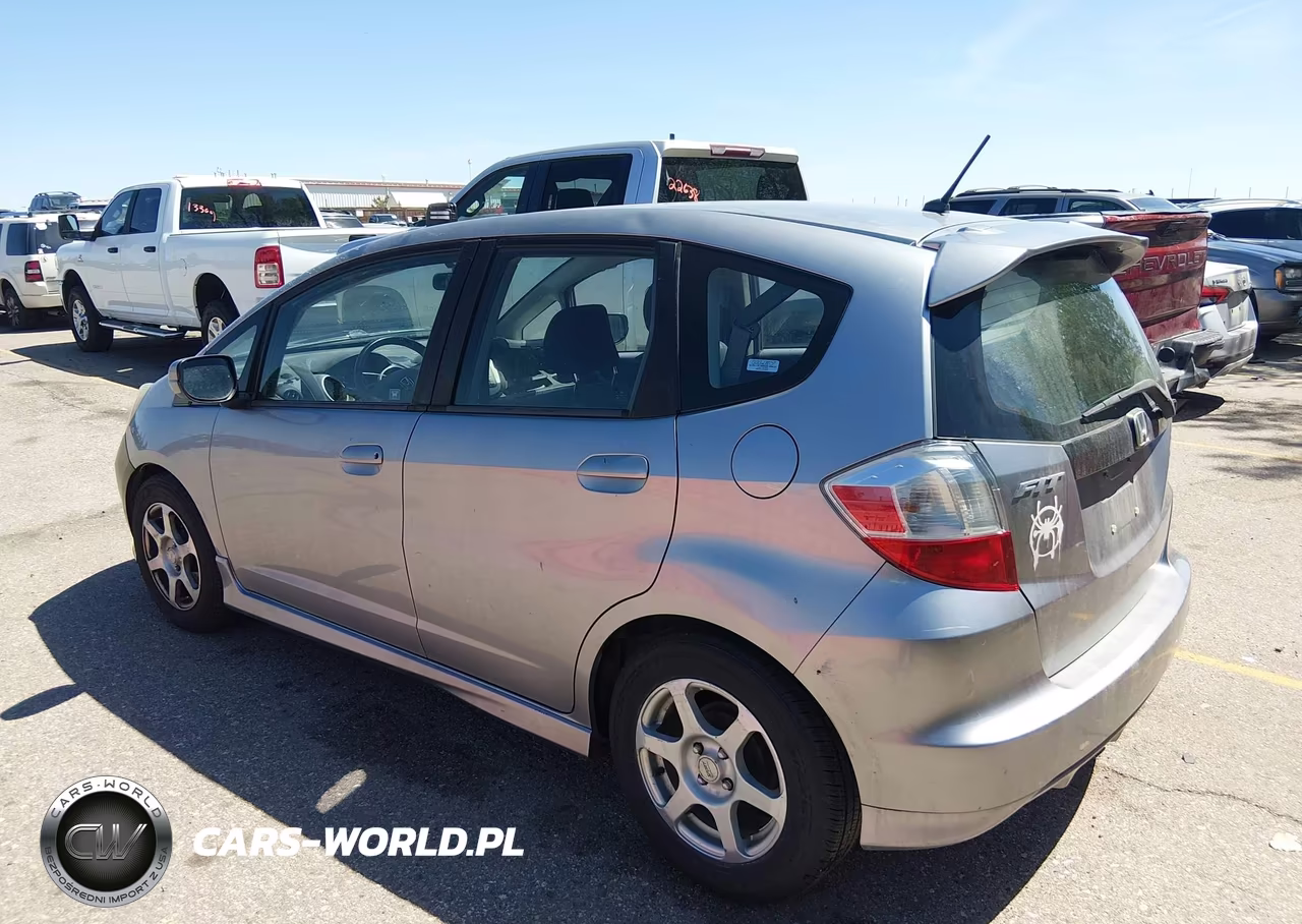 2009 Honda Fit Sport VIN:JHMGE87629S017424 - 3