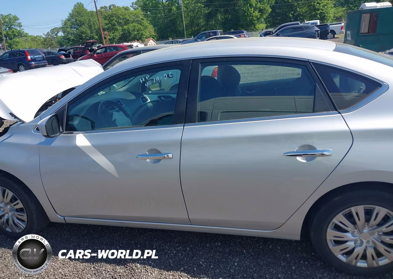 2018 Nissan Sentra S VIN:3N1AB7AP3JY296287 - 13