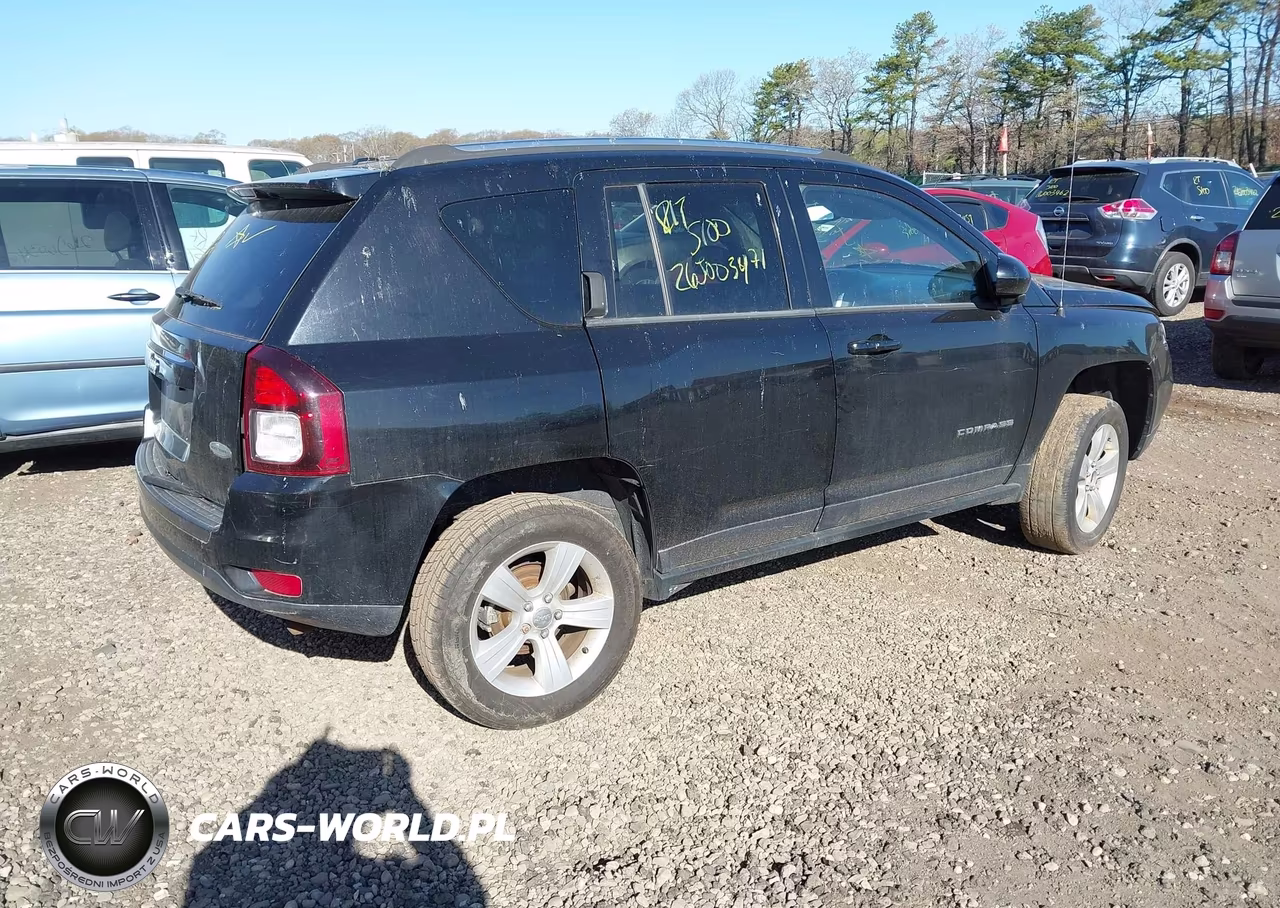 2014 Jeep Compass Latitude VIN:1C4NJDEB2ED644930 - 4