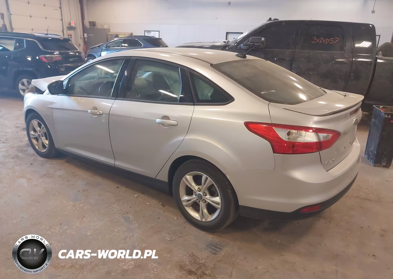 2012 Ford Focus Se VIN:1FAHP3F26CL242650 - 3