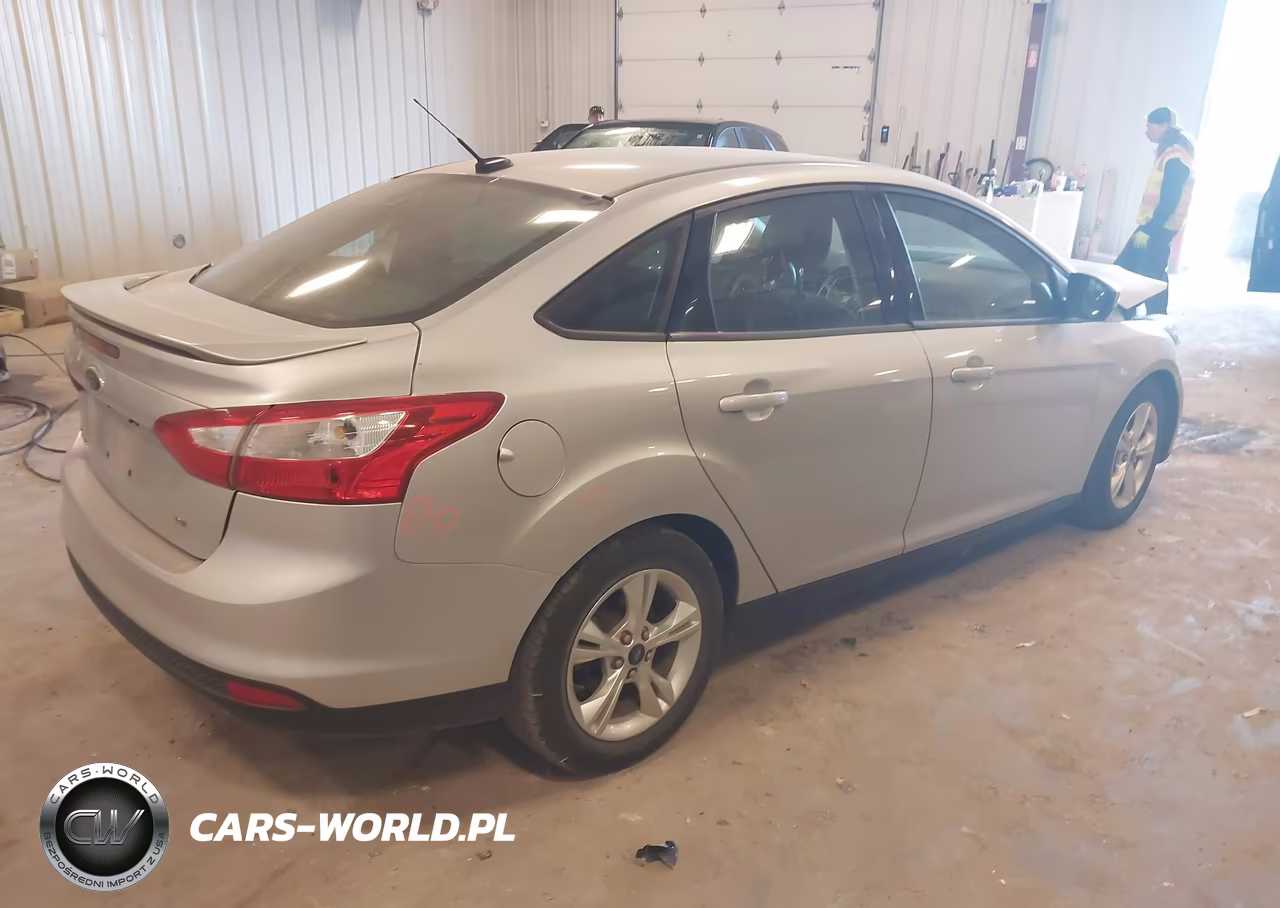 2012 Ford Focus Se VIN:1FAHP3F26CL242650 - 4