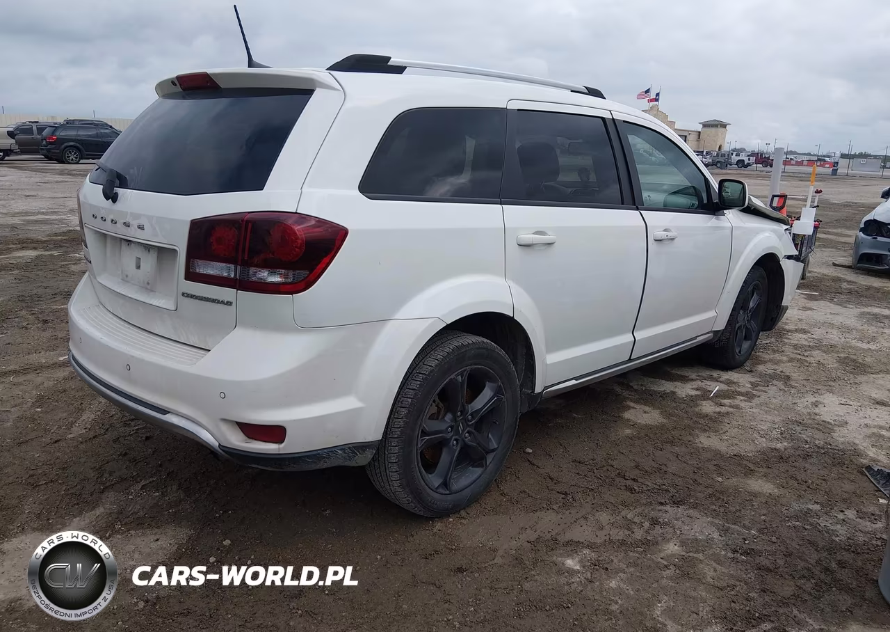 2020 Dodge Journey Crossroad VIN:3C4PDCGB9LT206355 - 4