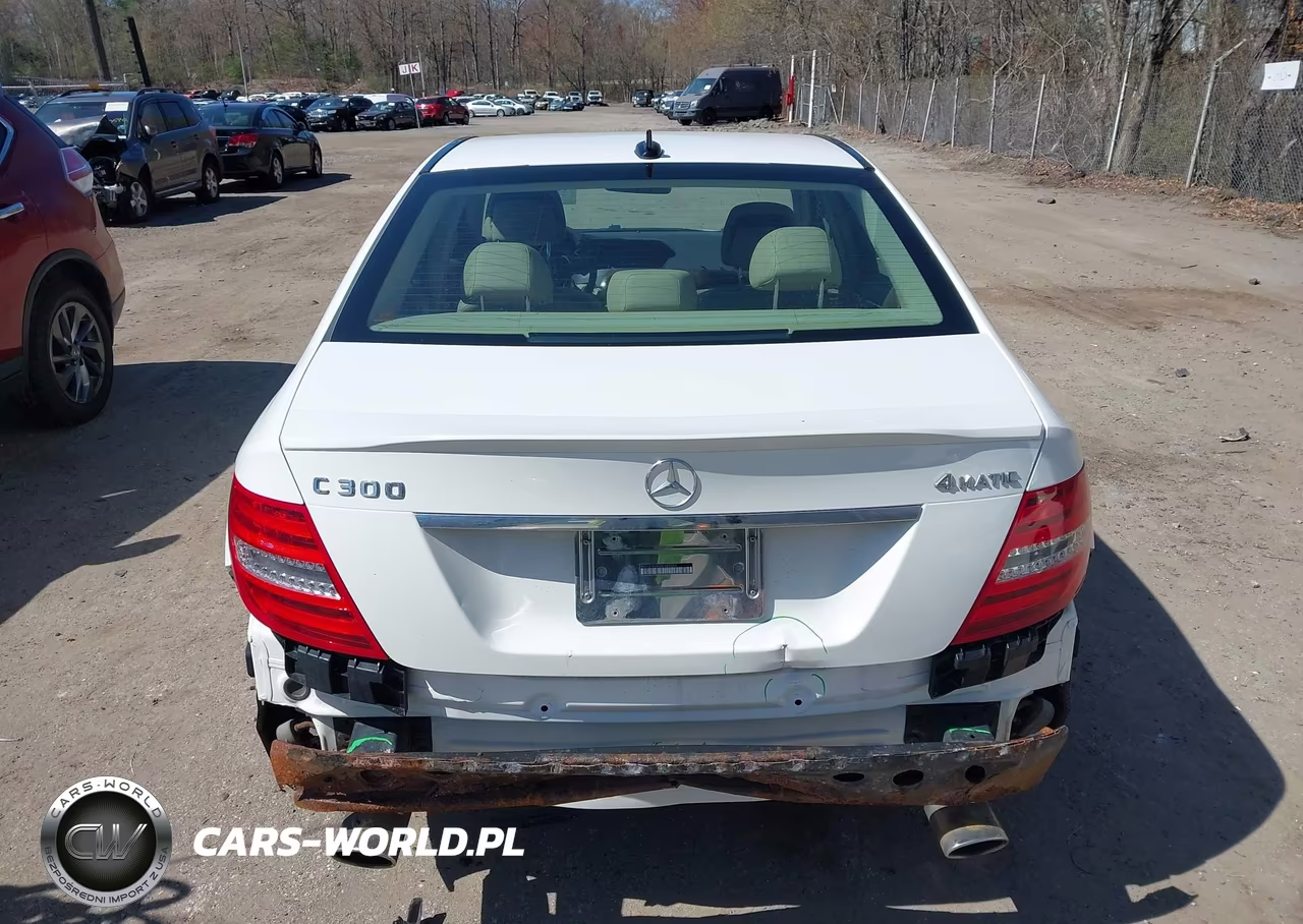 2013 Mercedes-Benz C 300 Sport 4Matic VIN:WDDGF8AB0DG085033 - 16