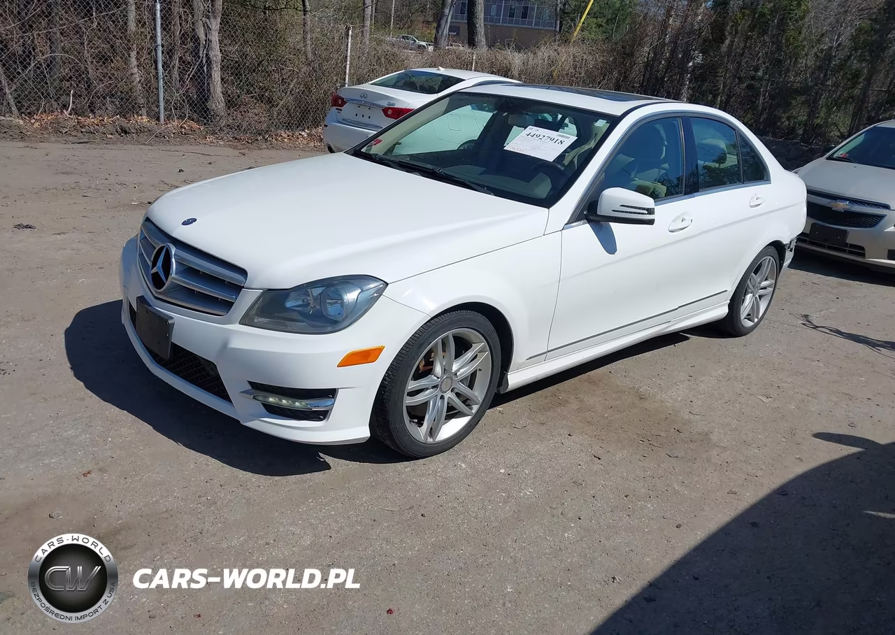 2013 Mercedes-Benz C 300 Sport 4Matic VIN:WDDGF8AB0DG085033 - 2
