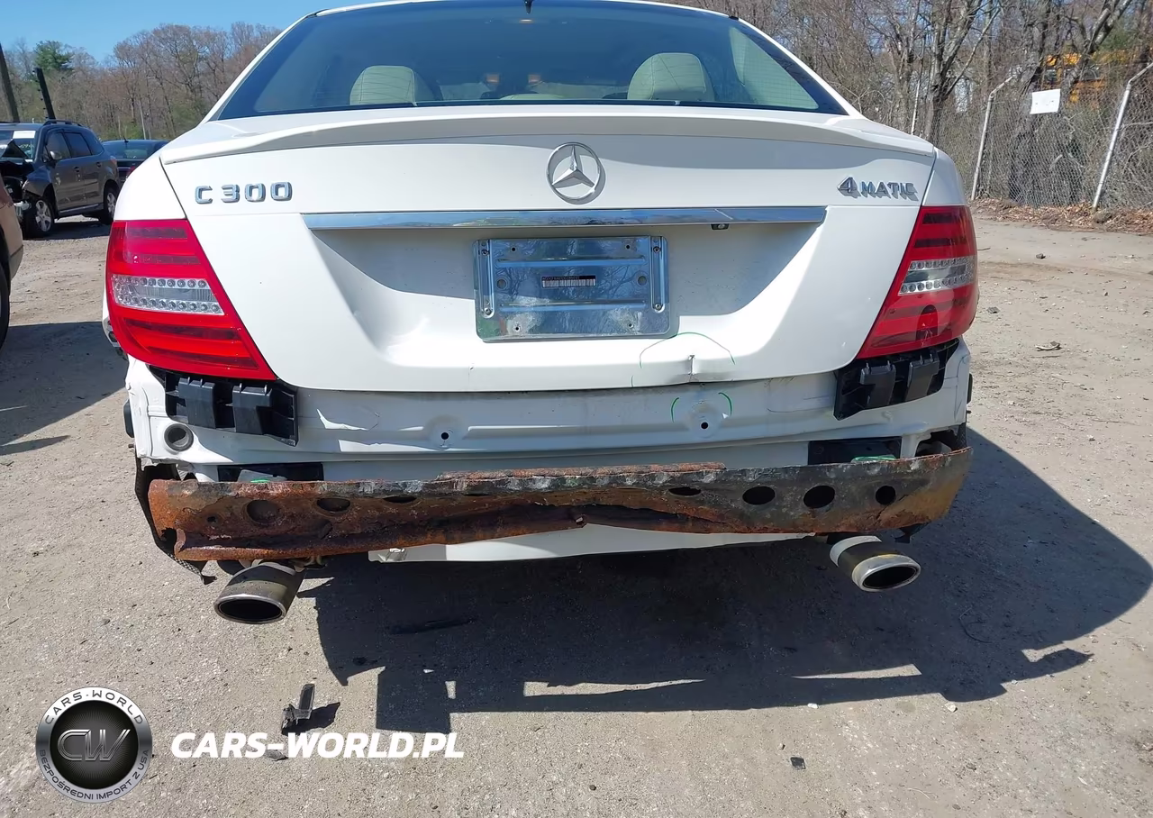 2013 Mercedes-Benz C 300 Sport 4Matic VIN:WDDGF8AB0DG085033 - 6