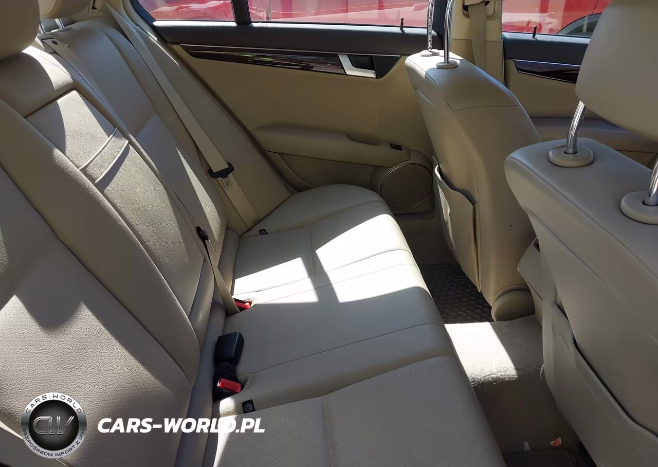 2013 Mercedes-Benz C 300 Sport 4Matic VIN:WDDGF8AB0DG085033 - 8