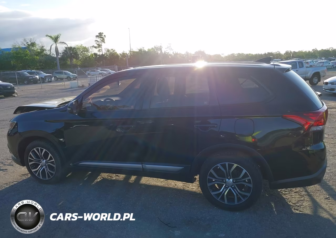 2018 Mitsubishi Outlander Se VIN:JA4AD3A37JZ023477 - 14