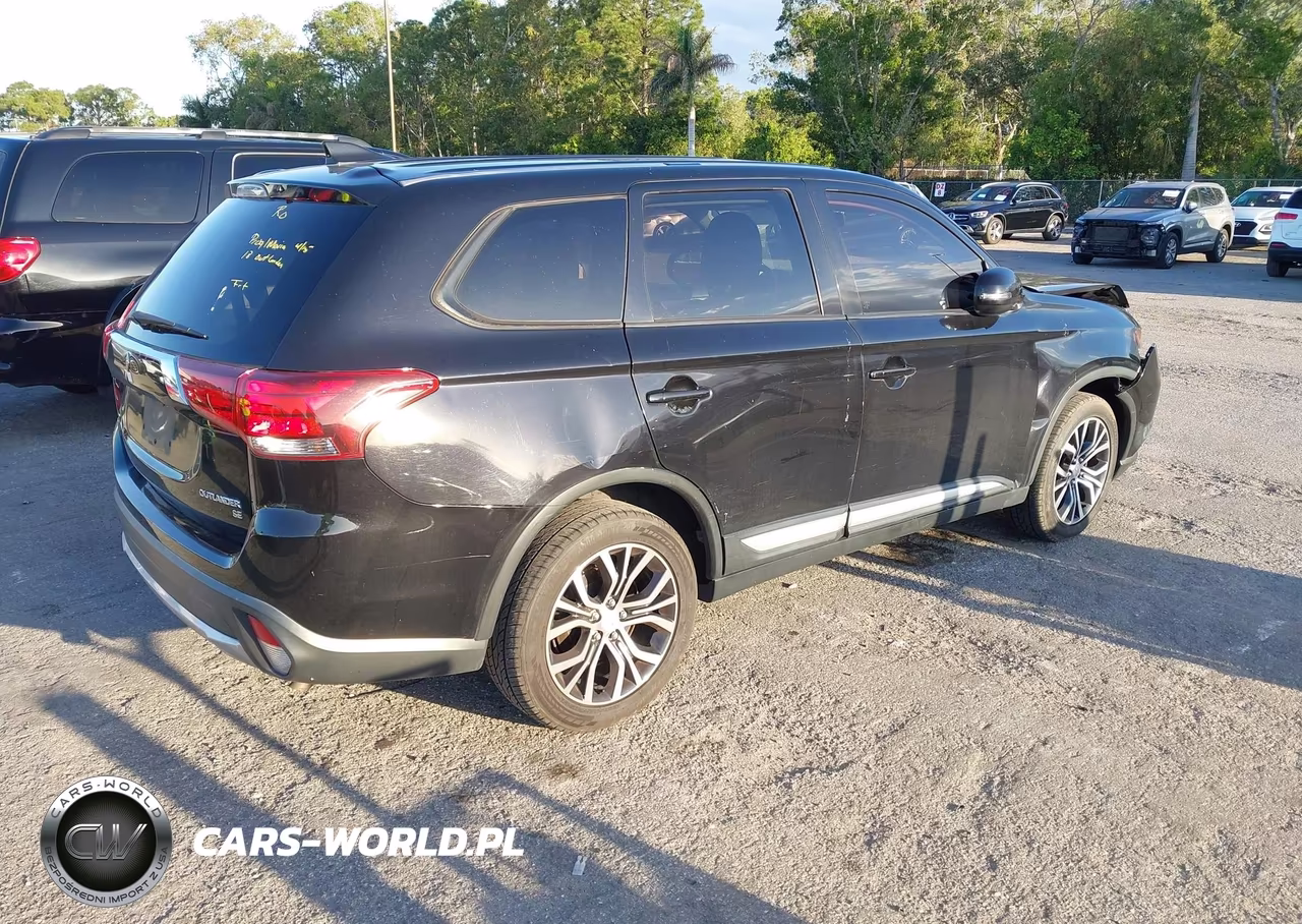 2018 Mitsubishi Outlander Se VIN:JA4AD3A37JZ023477 - 4