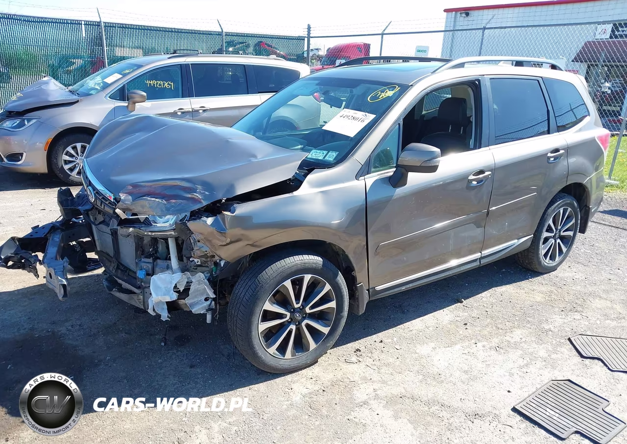 2018 Subaru Forester 2.0Xt Touring VIN:JF2SJGWCXJH588543 - 2