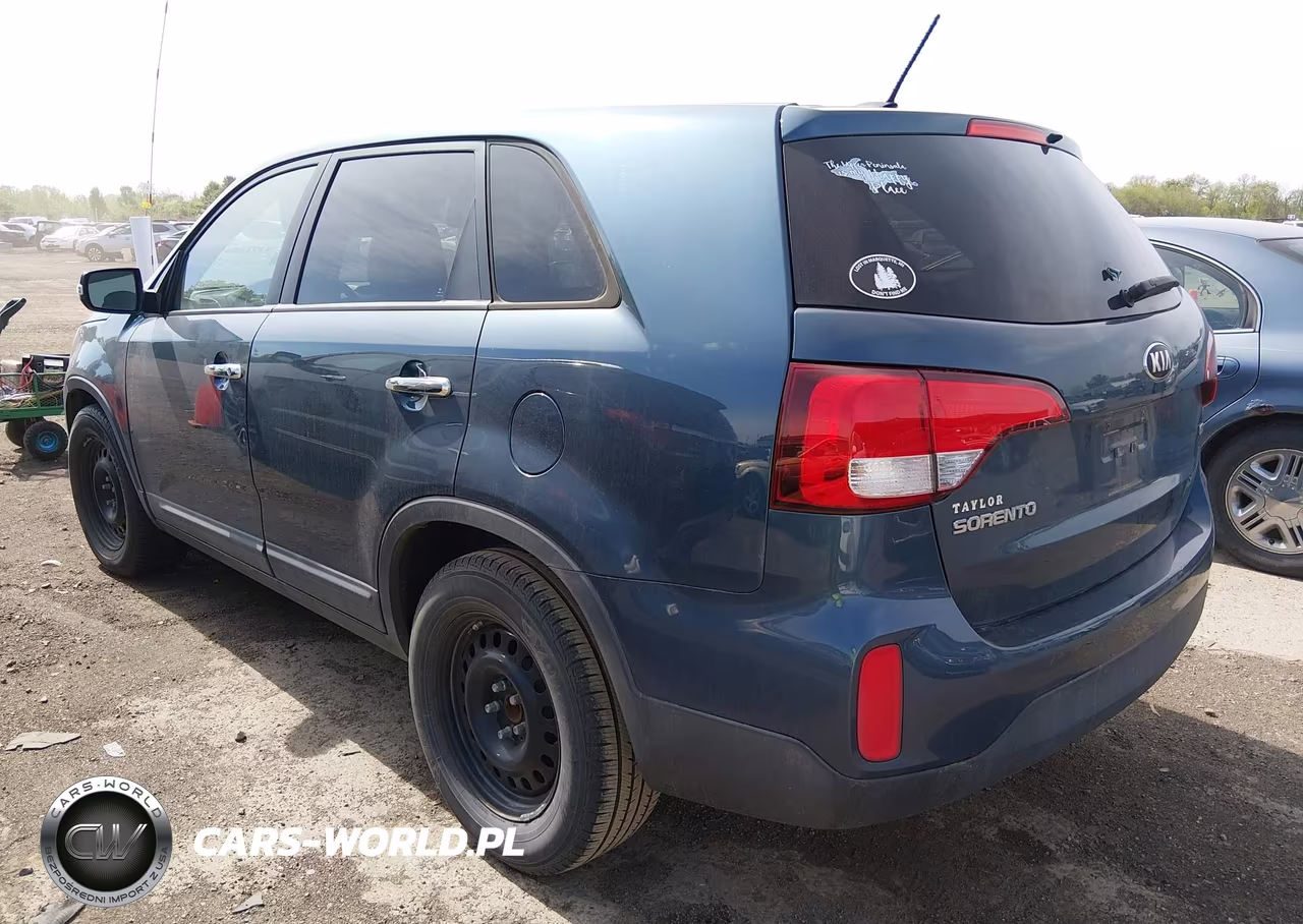 2014 Kia Sorento Lx VIN:5XYKT3A68EG510764 - 3