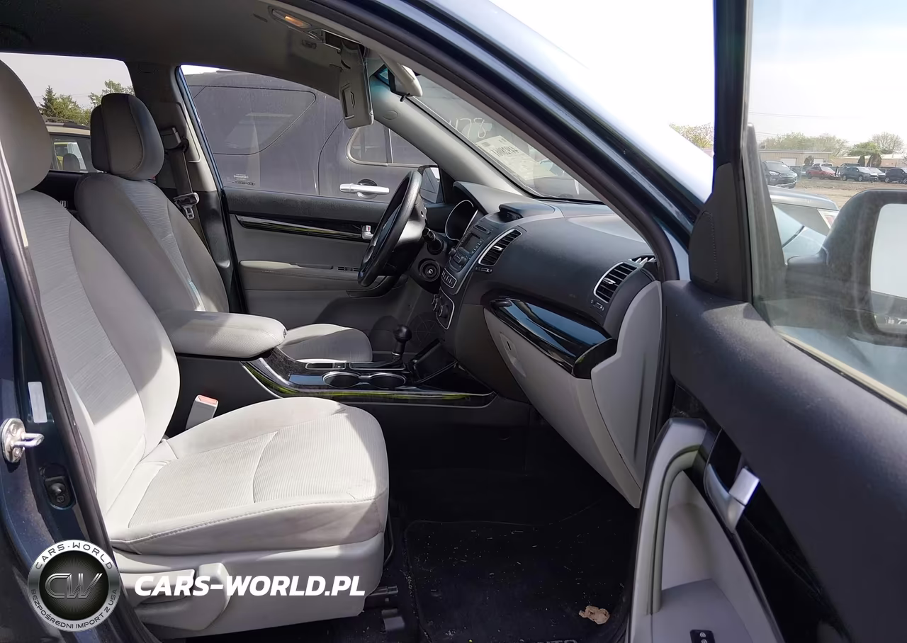 2014 Kia Sorento Lx VIN:5XYKT3A68EG510764 - 5