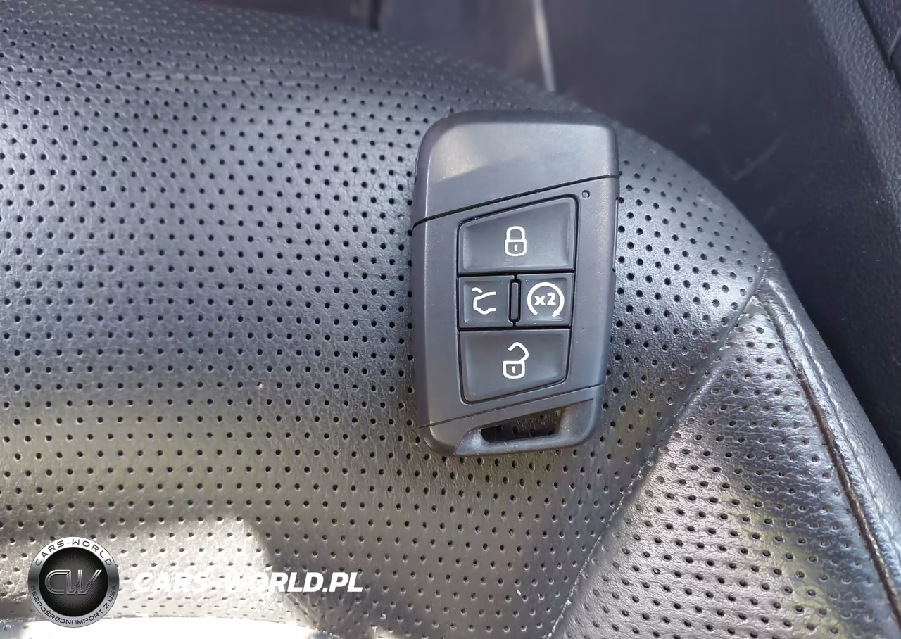 2018 Volkswagen Atlas 3.6L V6 Sel Premium VIN:1V2NR2CA0JC547389 - 11