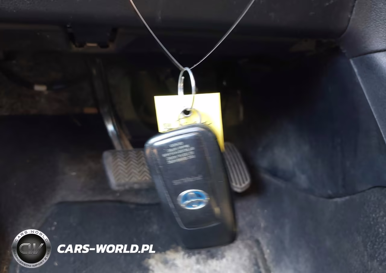 2017 Toyota Prius Two VIN:JTDKBRFU4H3057295 - 11