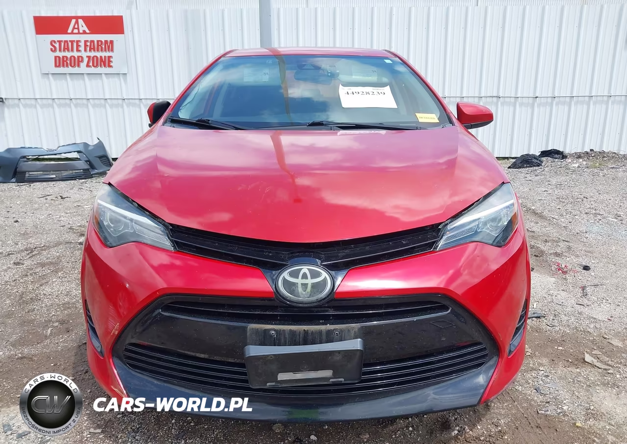2018 Toyota Corolla Le VIN:5YFBURHEXJP771137 - 13